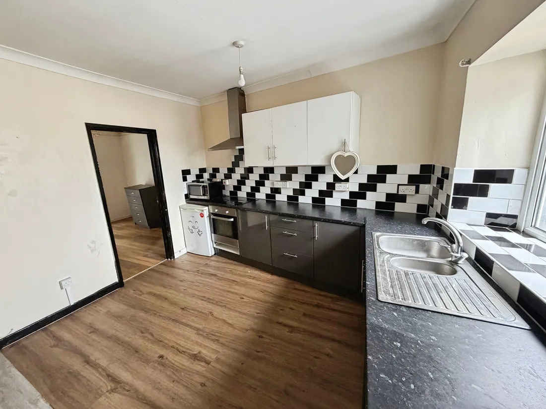 Flat Woodfield Street in Swansea