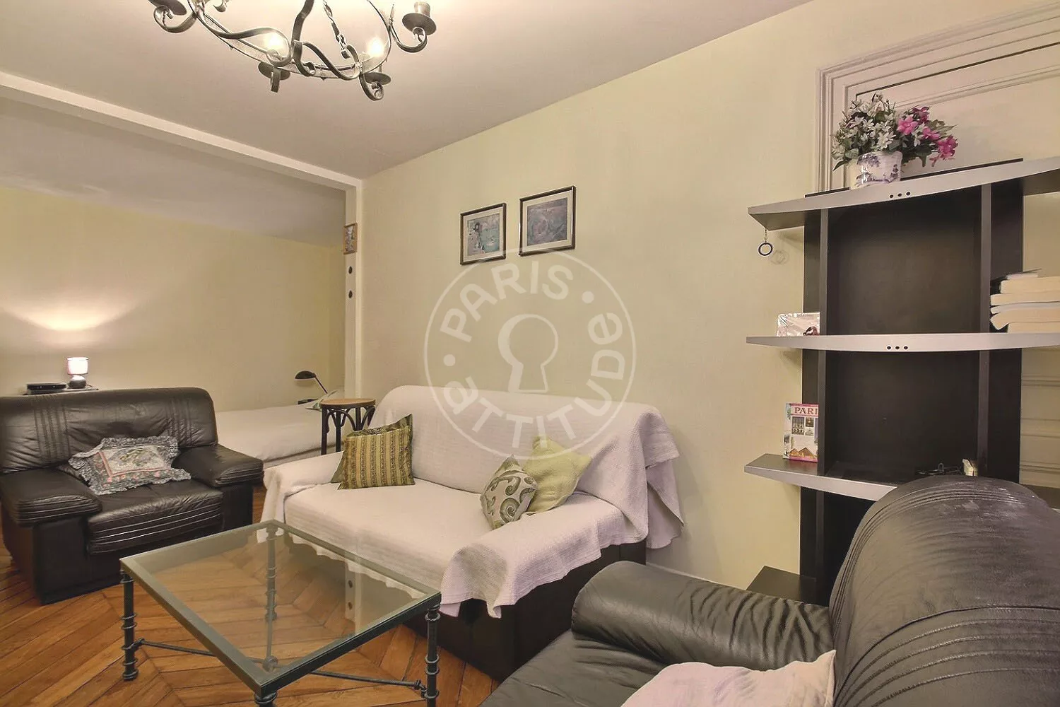 Flat Place Jussieu in Paris
