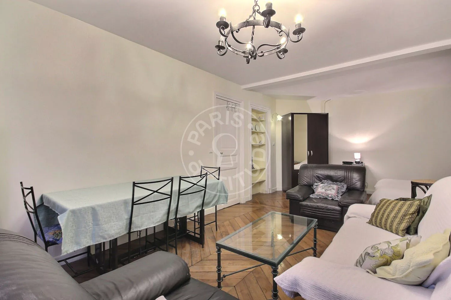 Flat Place Jussieu in Paris