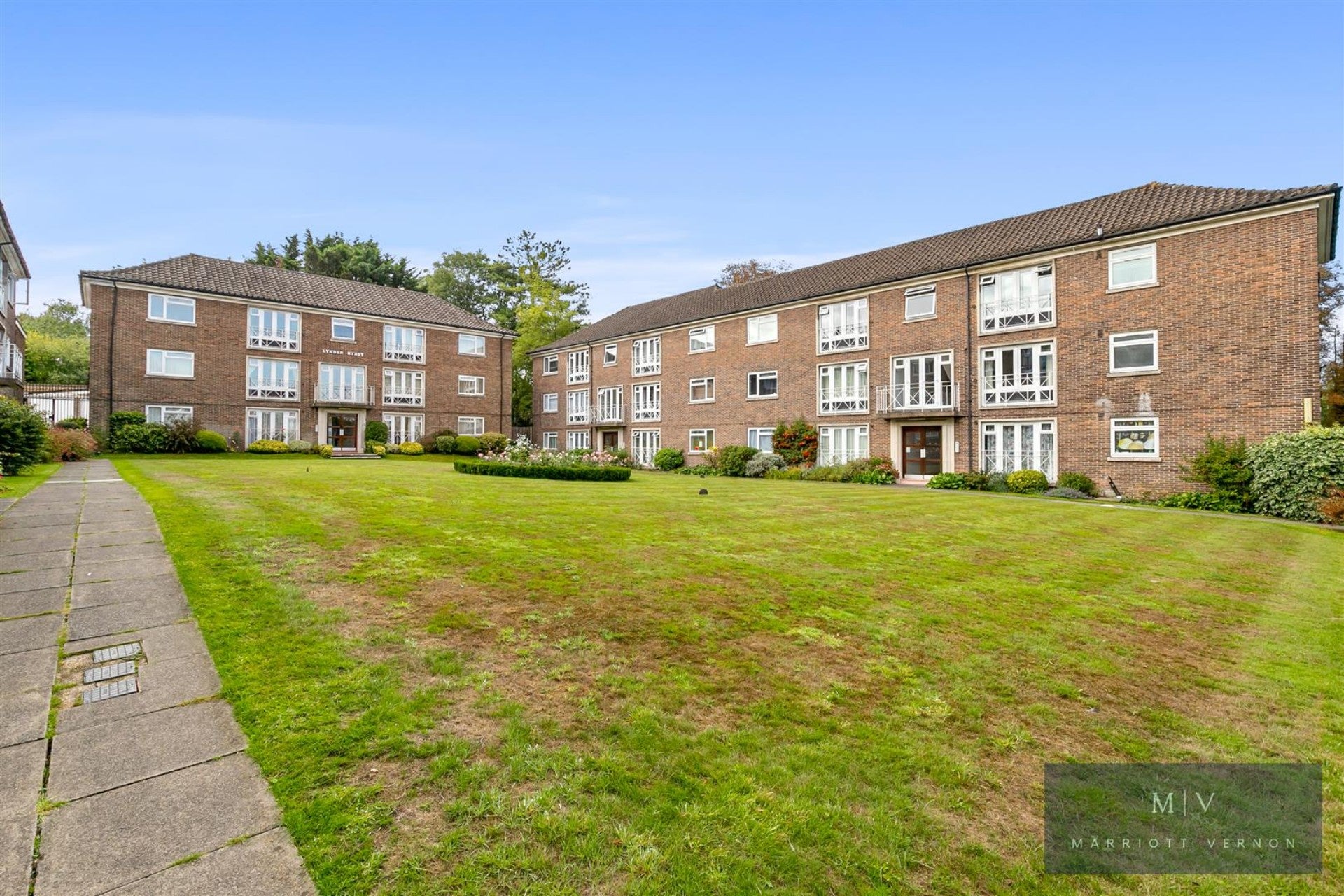 Flat Addiscombe Road in Greater London