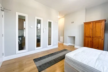 Flat Venner Road in Greater London