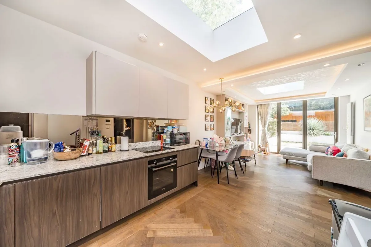 Flat Balham Park Road in Greater London