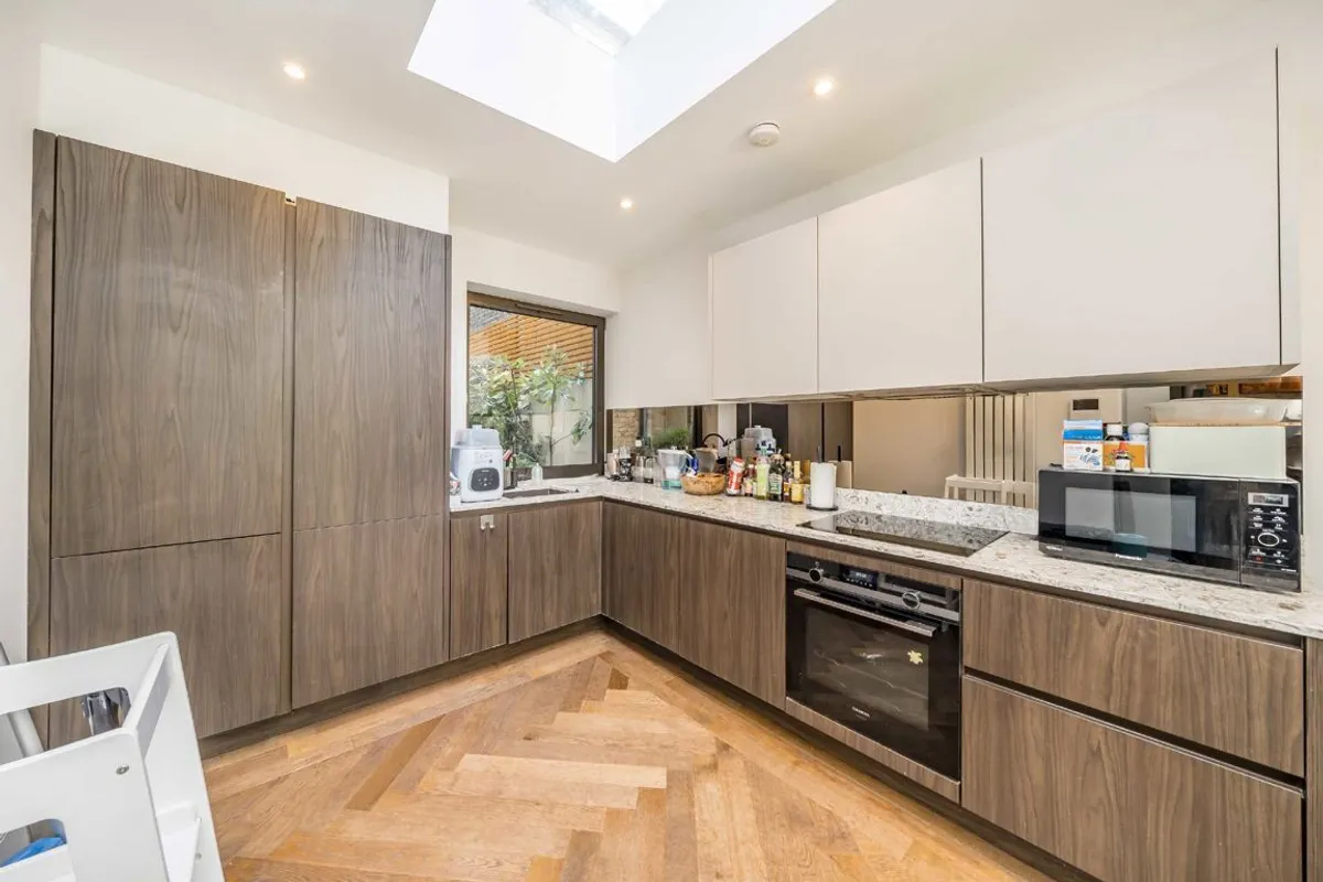 Flat Balham Park Road in Greater London