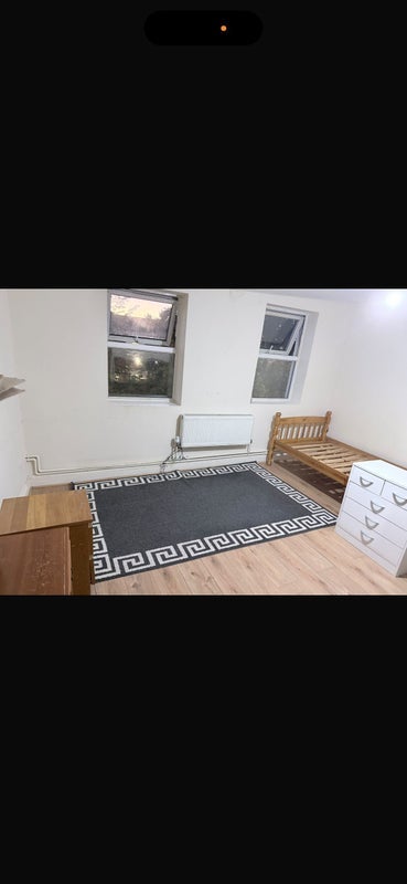 Room Kingsland Road in Greater London