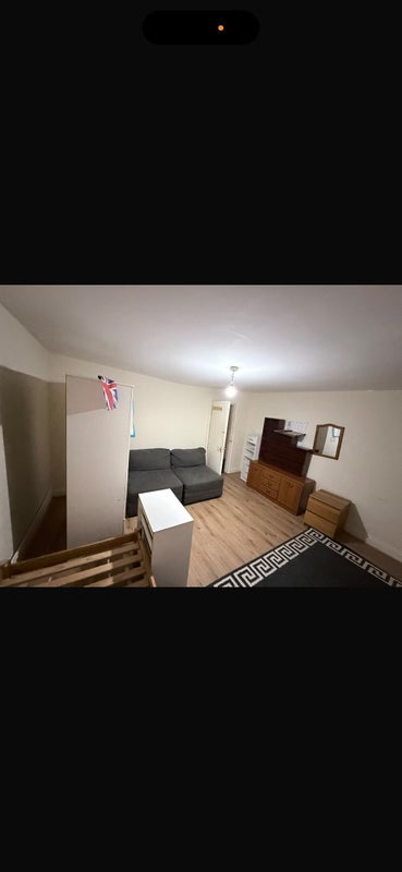 Room Kingsland Road in Greater London