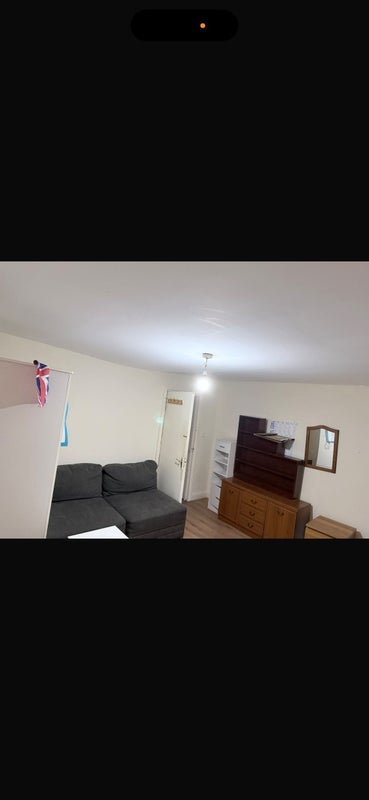 Room Kingsland Road in Greater London