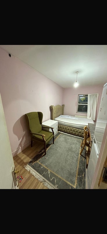 Room Kingsland Road in Greater London
