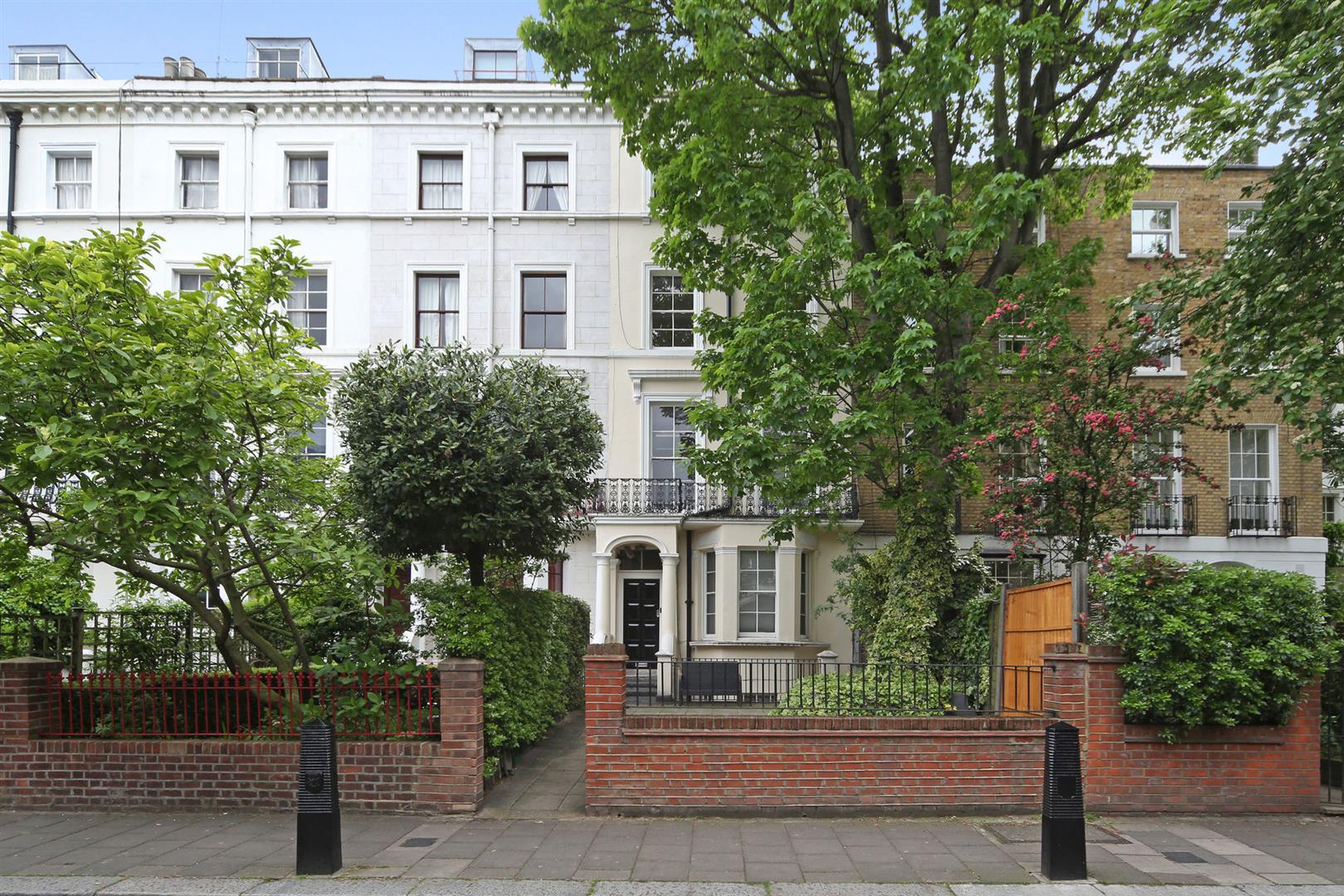 Flat St Petersburgh Place in City of Westminster