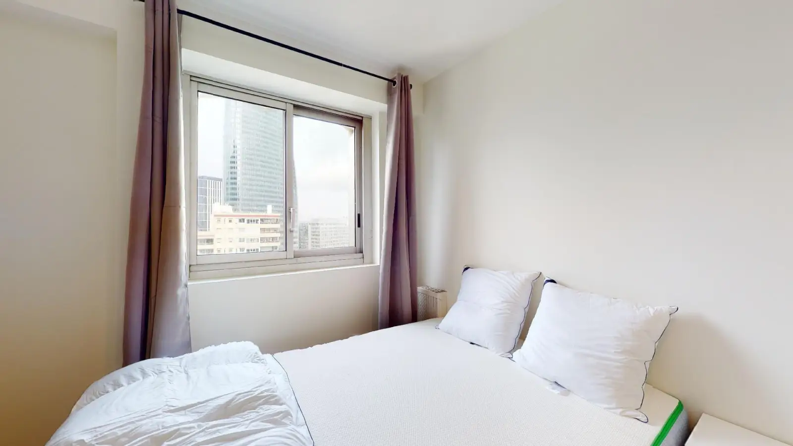 Chambre Square Henri Regnault à Courbevoie