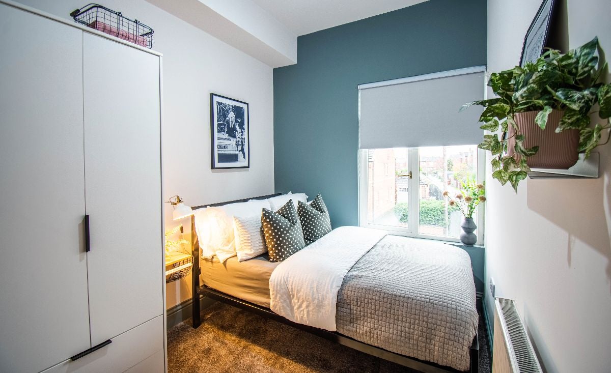 Room Dalefield Road in Wakefield