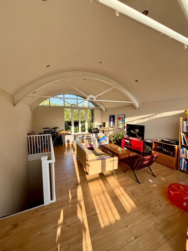 Room Pepler Mews in Greater London