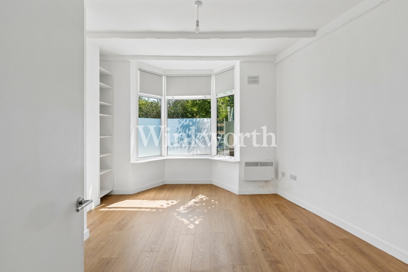 Flat St Albans Crescent in Greater London