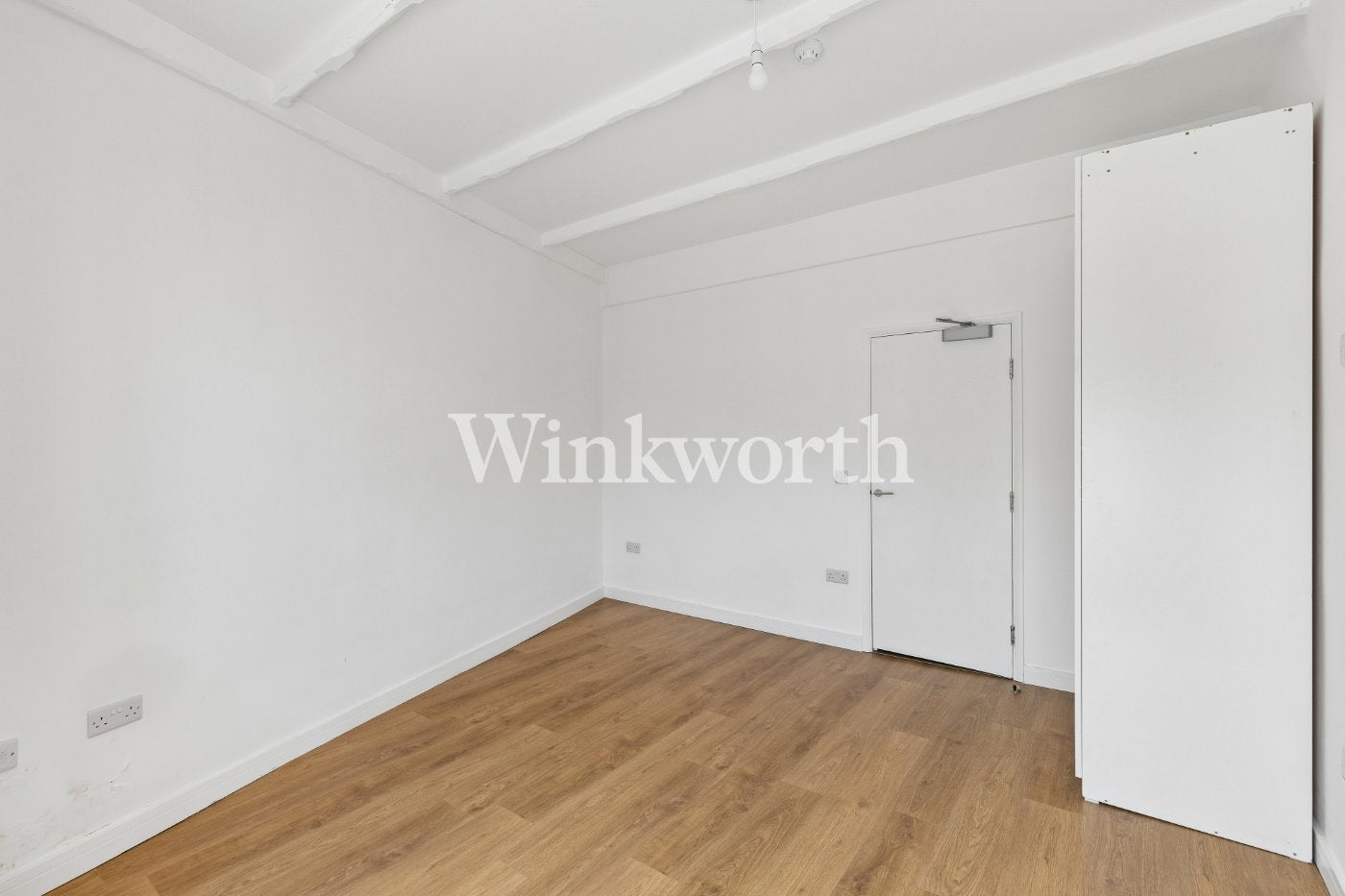 Flat St Albans Crescent in Greater London