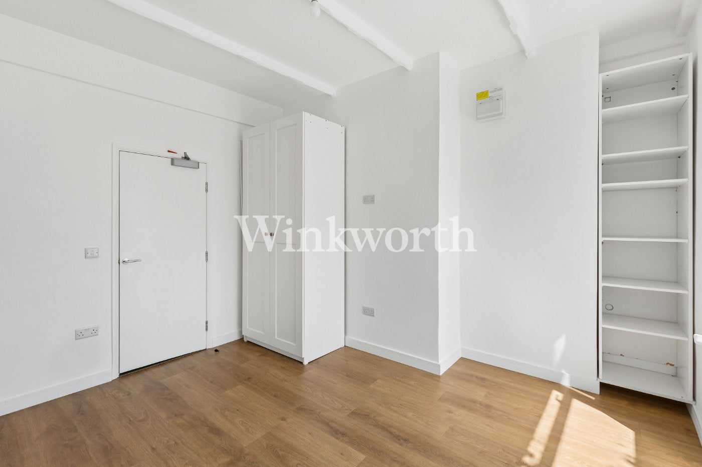 Flat St Albans Crescent in Greater London