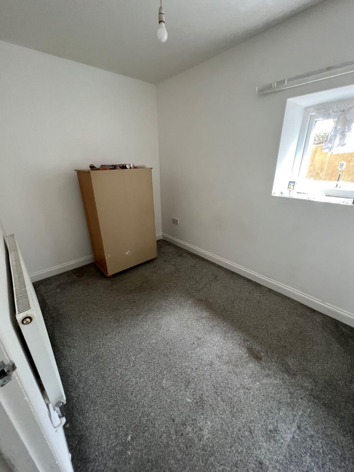 Flat Hazelbury Crescent in Luton