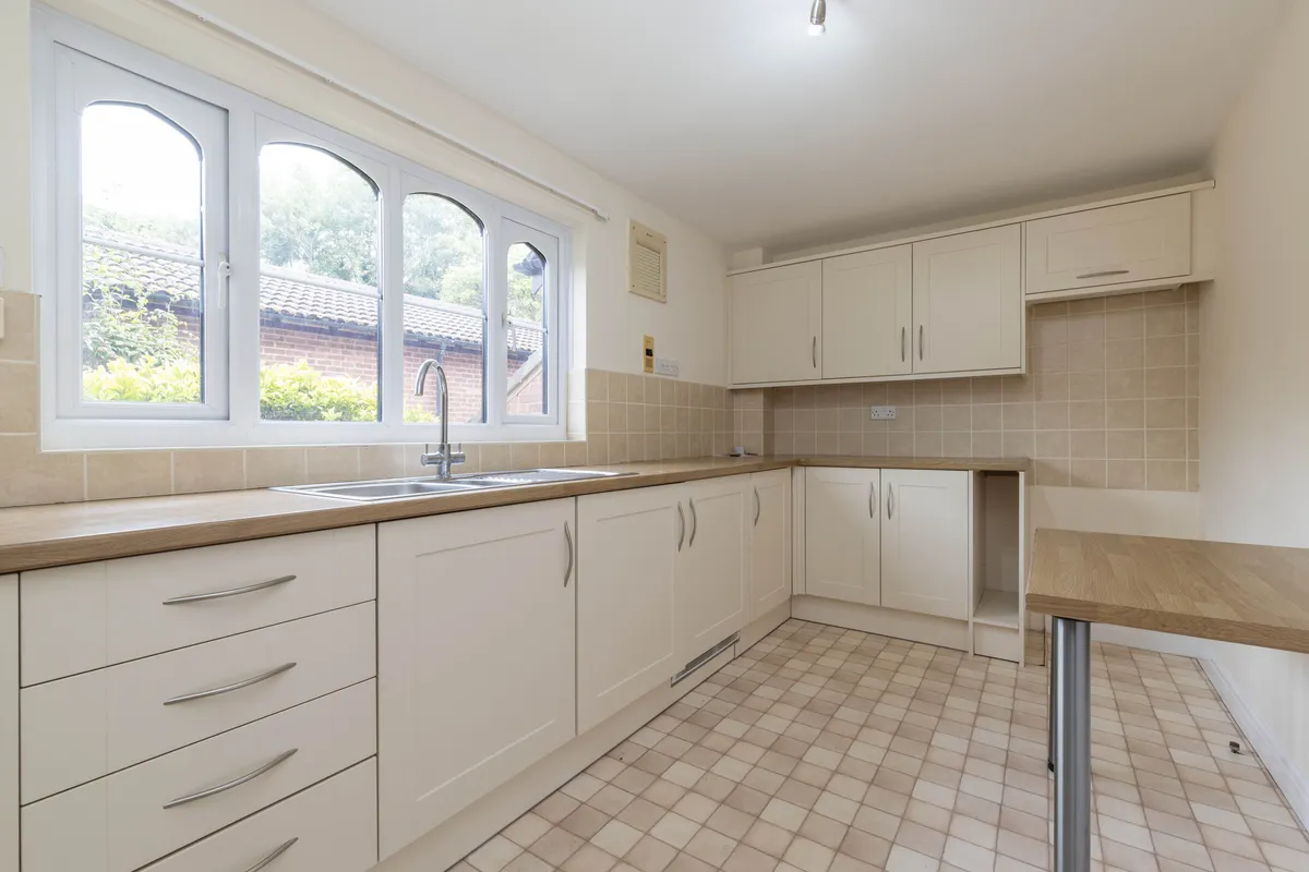 Flat Four Winds Court in Hartlepool