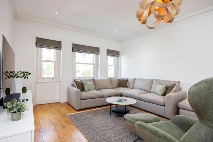 Flat Belsize Park Gardens in Greater London