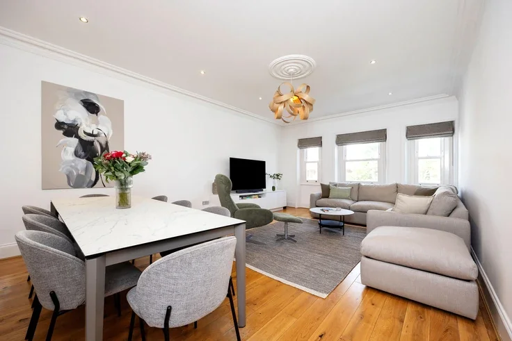 Flat Belsize Park Gardens in Greater London