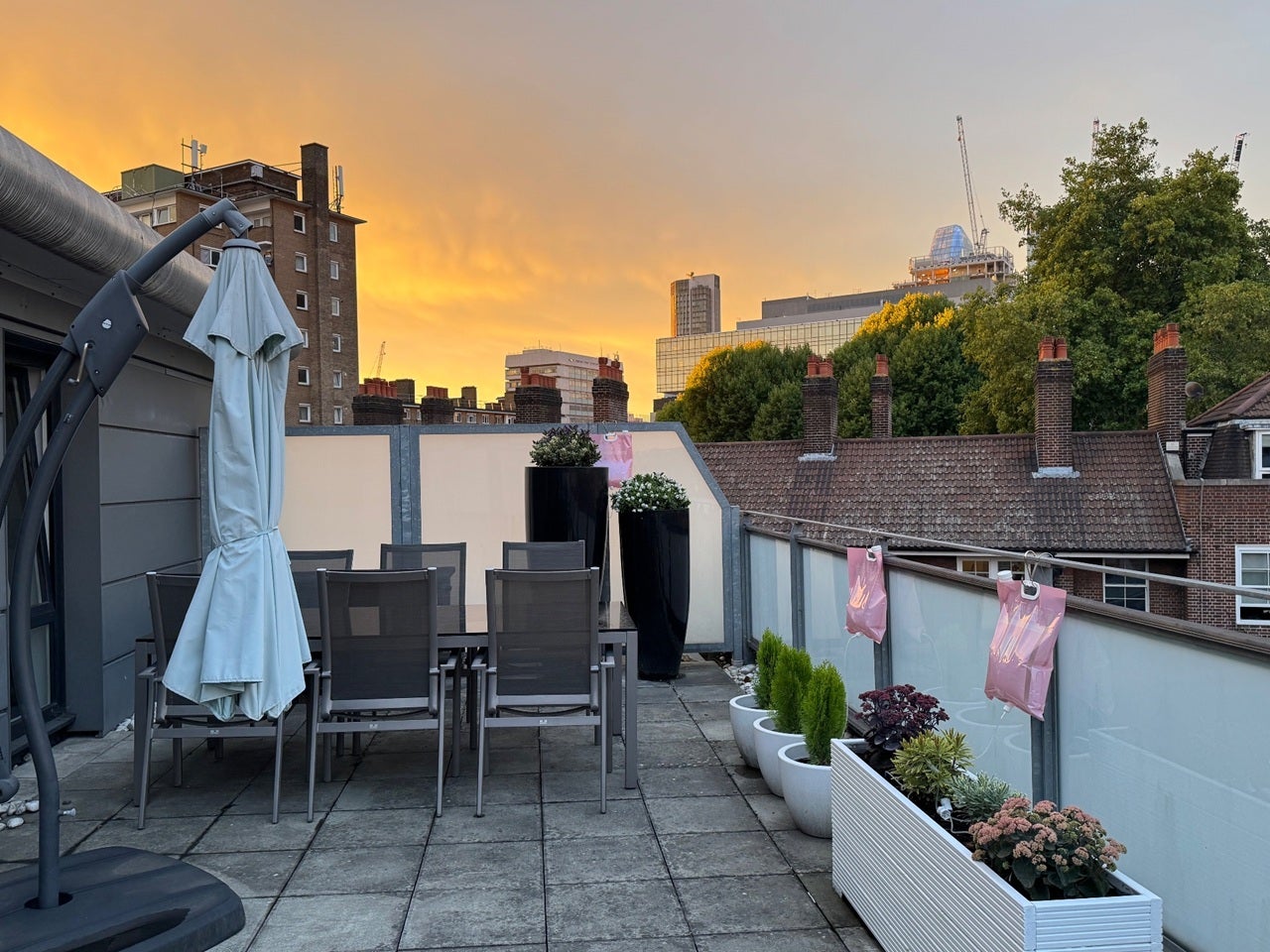 Flat Pocock Street in Greater London