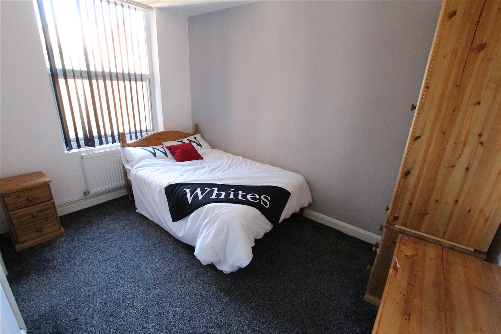 Room Abbey Road in Far Cotton