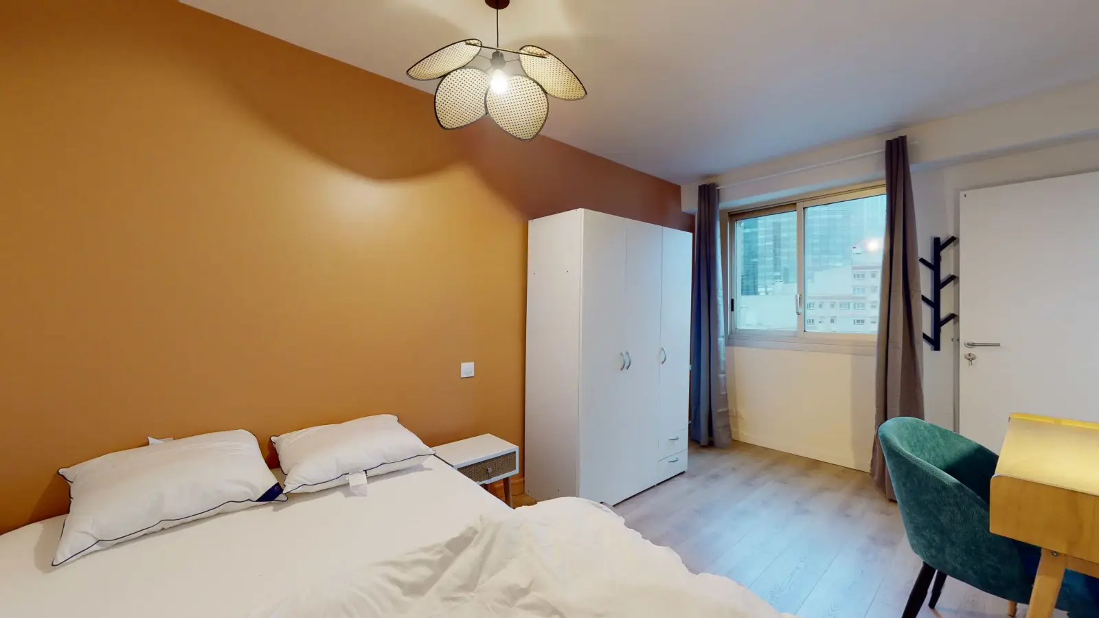 Room Square Henri Regnault in Courbevoie