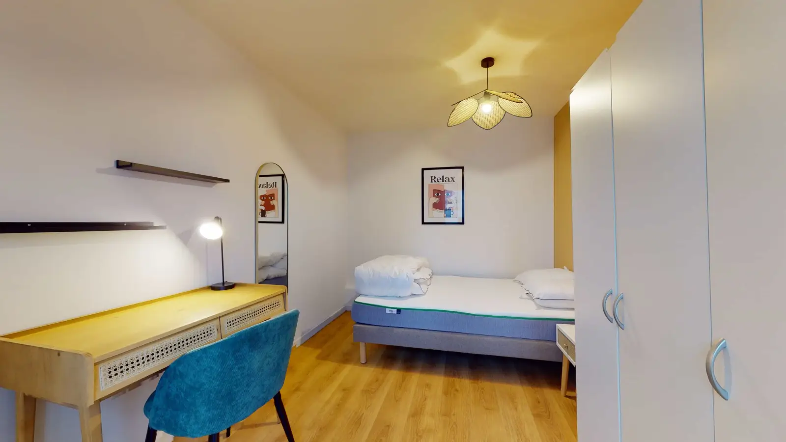 Room Square Henri Regnault in Courbevoie