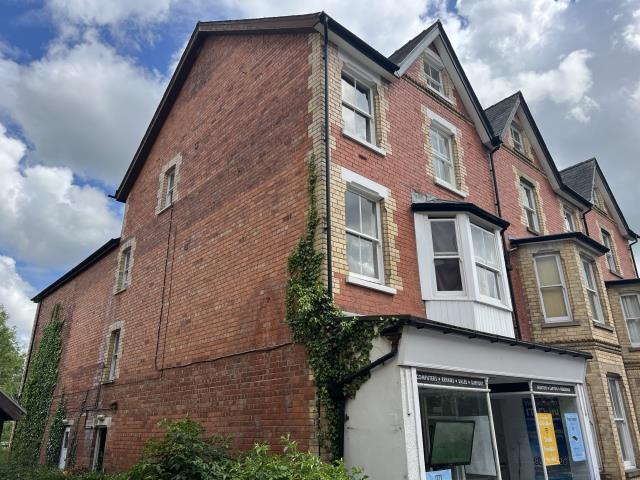 Flat Temple Street in Llandrindod Wells