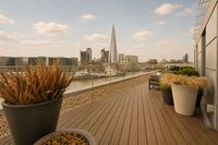 Flat Lower Thames Street in City of London