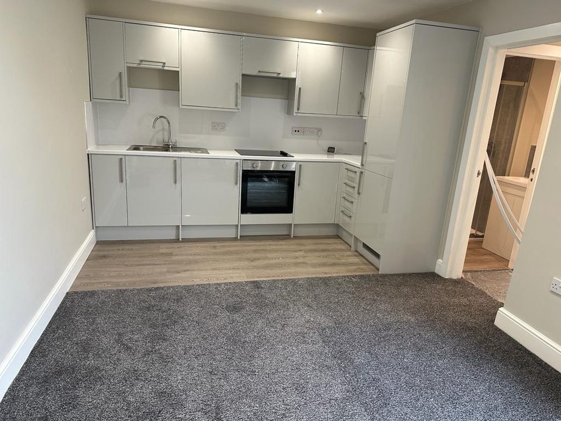 Flat Millbrook Road East in Southampton