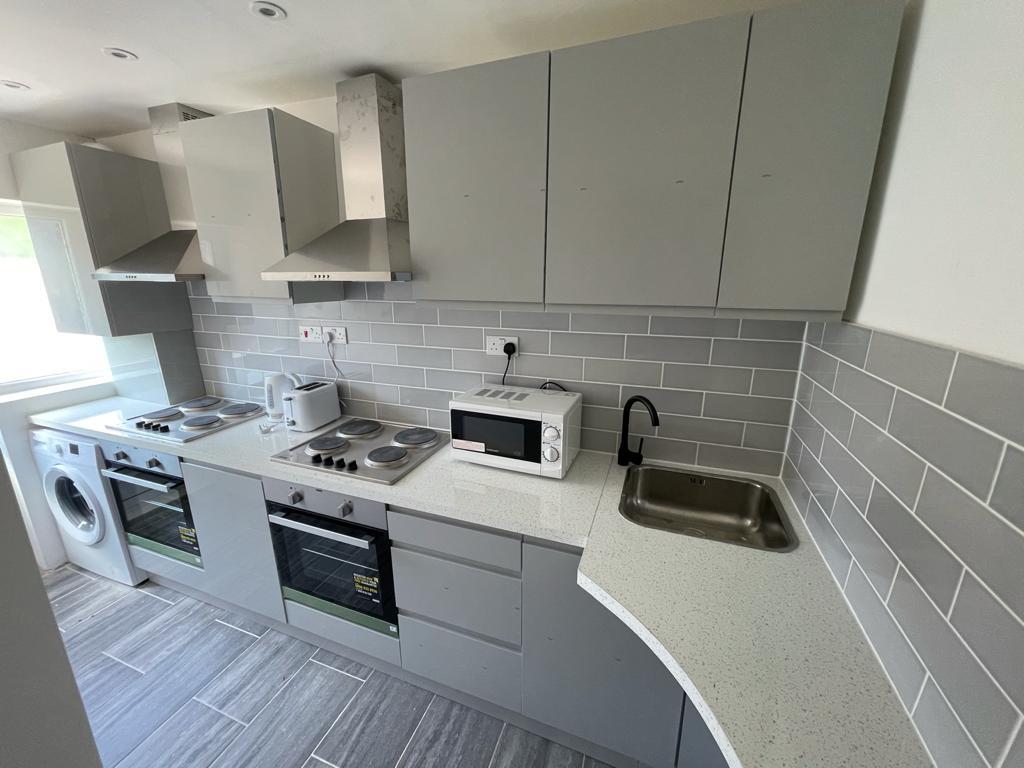 Room Denny Road in Greater London