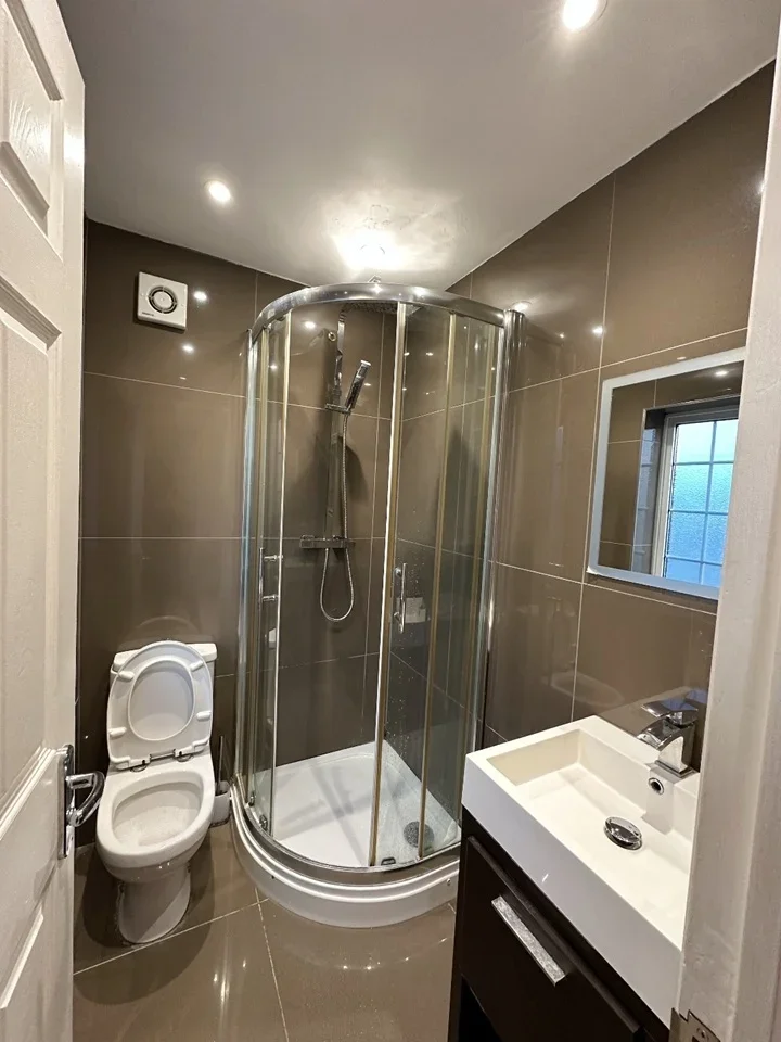 Room Chargrove Close in Greater London