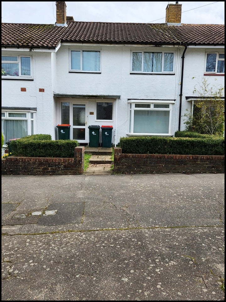 House Fisher Close in Crawley