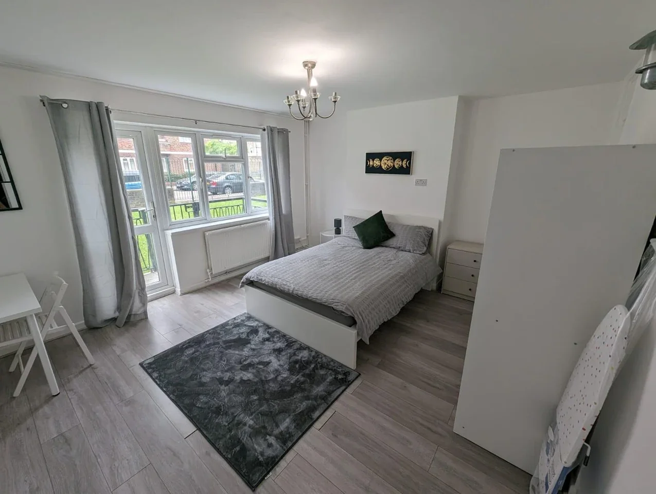 Flat Hare Walk in Greater London