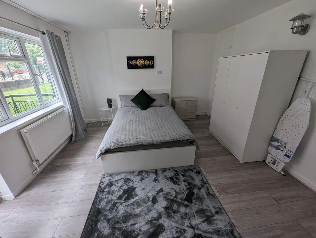 Flat Hare Walk in Greater London