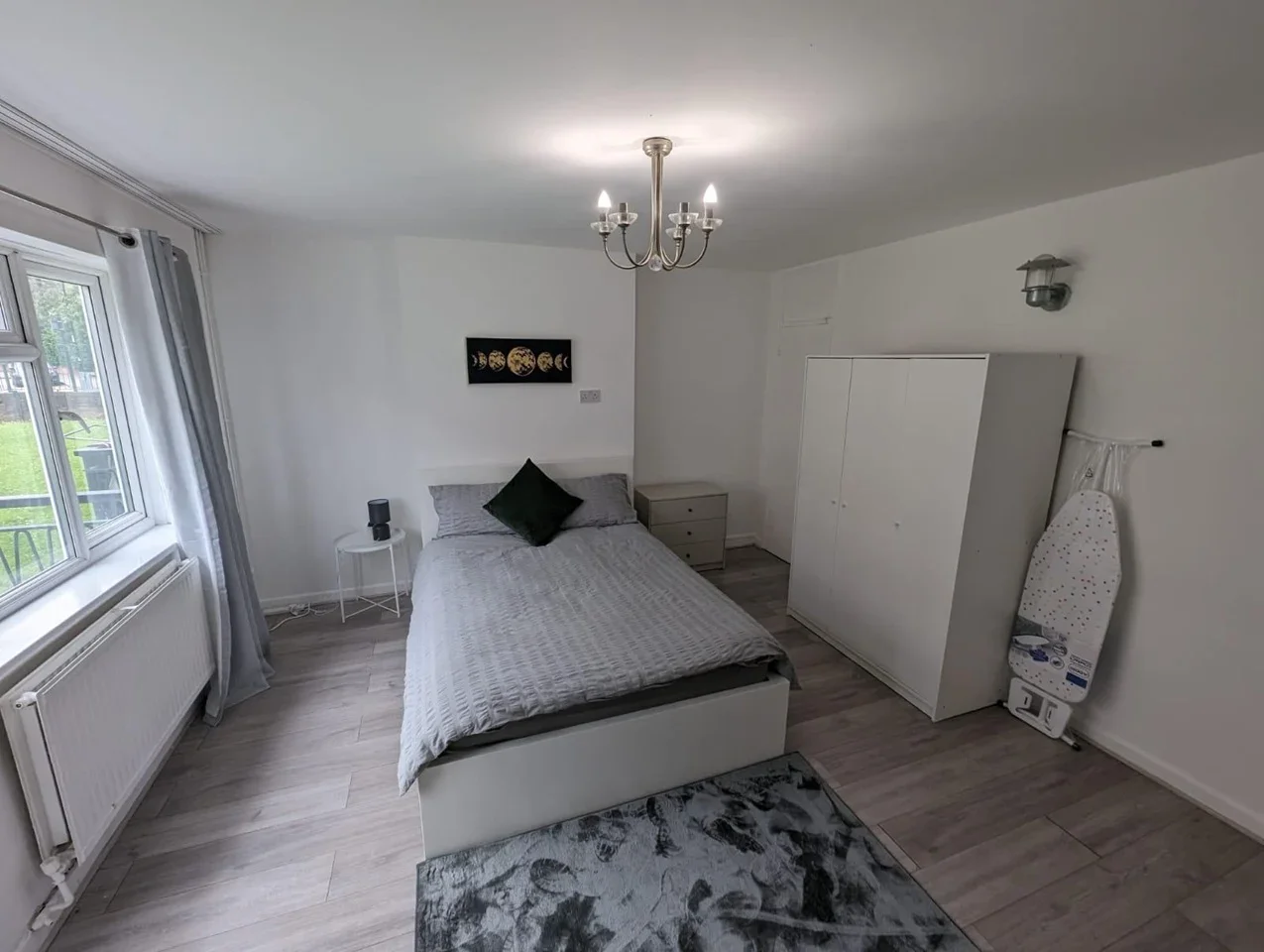 Flat Hare Walk in Greater London