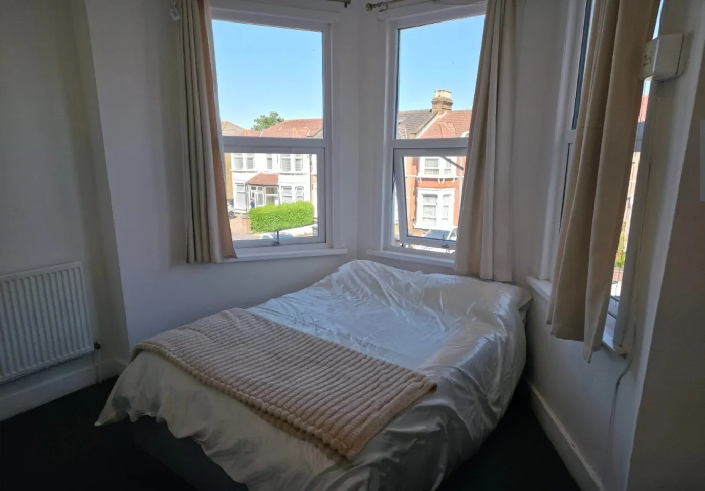 Flat Norfolk Road in Greater London
