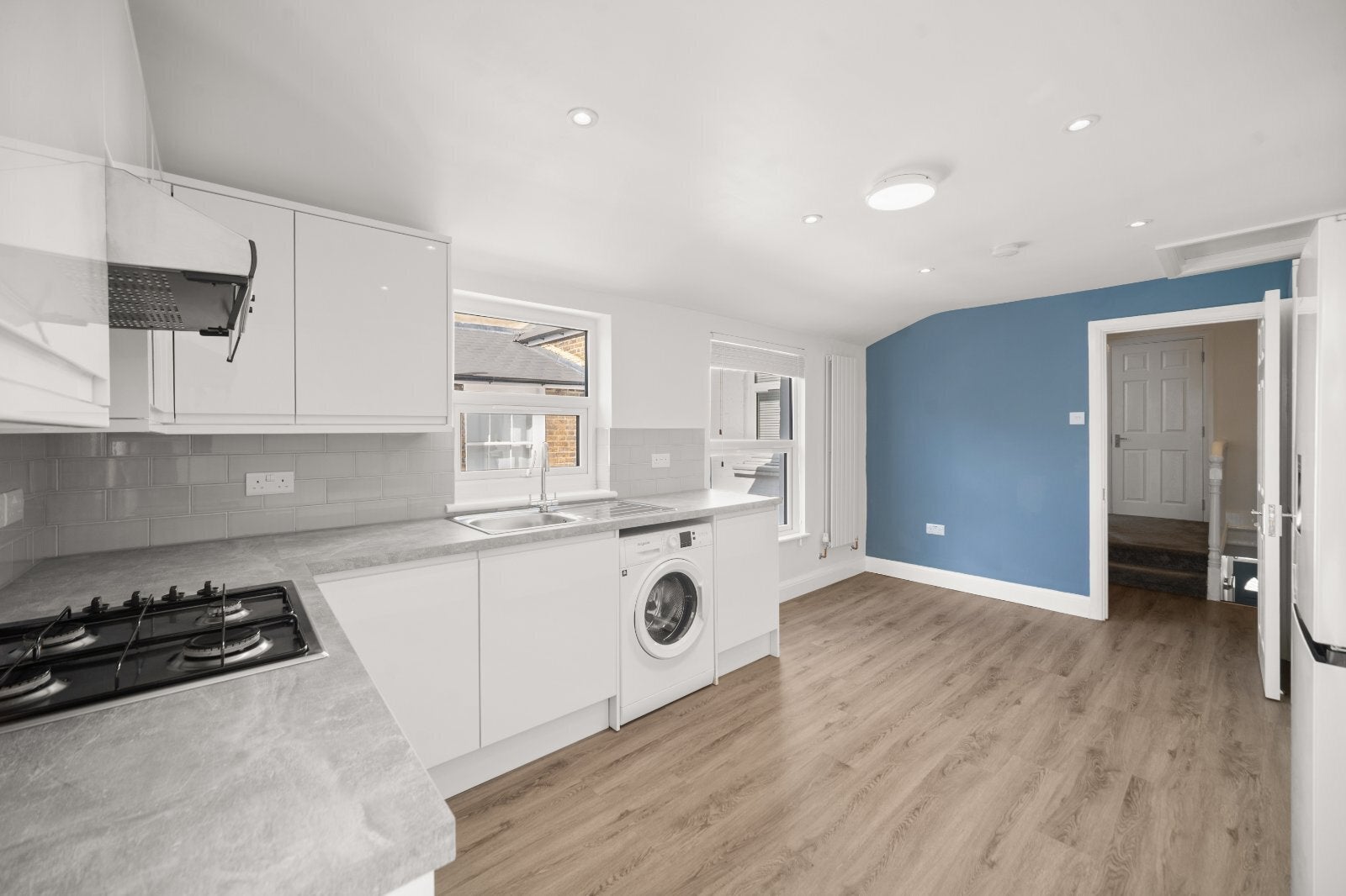 Flat Broughton Road in Greater London