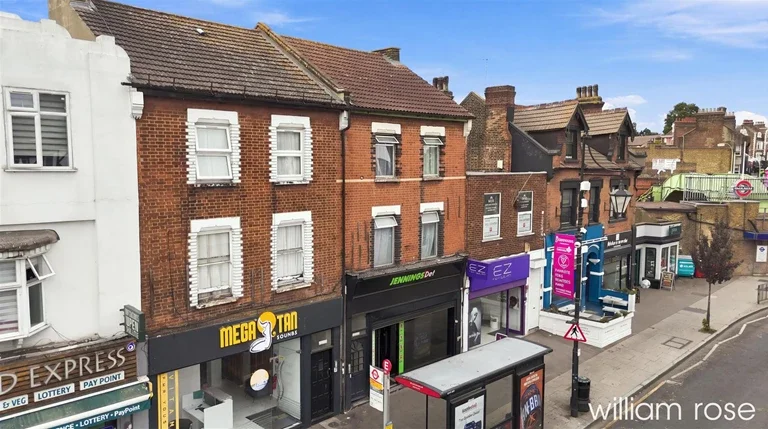 Flat George Lane in Greater London