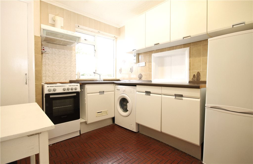 Flat Willowmead Close in Greater London