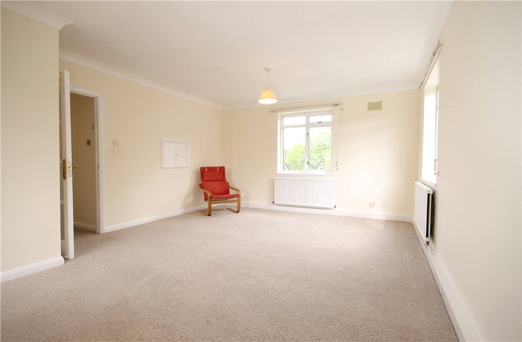 Flat Willowmead Close in Greater London