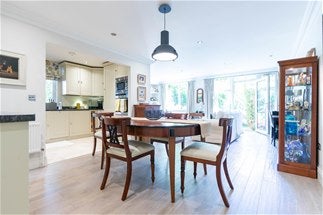 Flat North Bank in City of Westminster