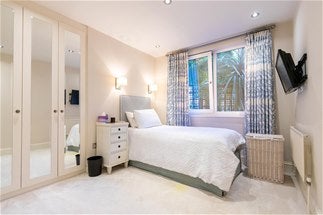 Flat North Bank in City of Westminster