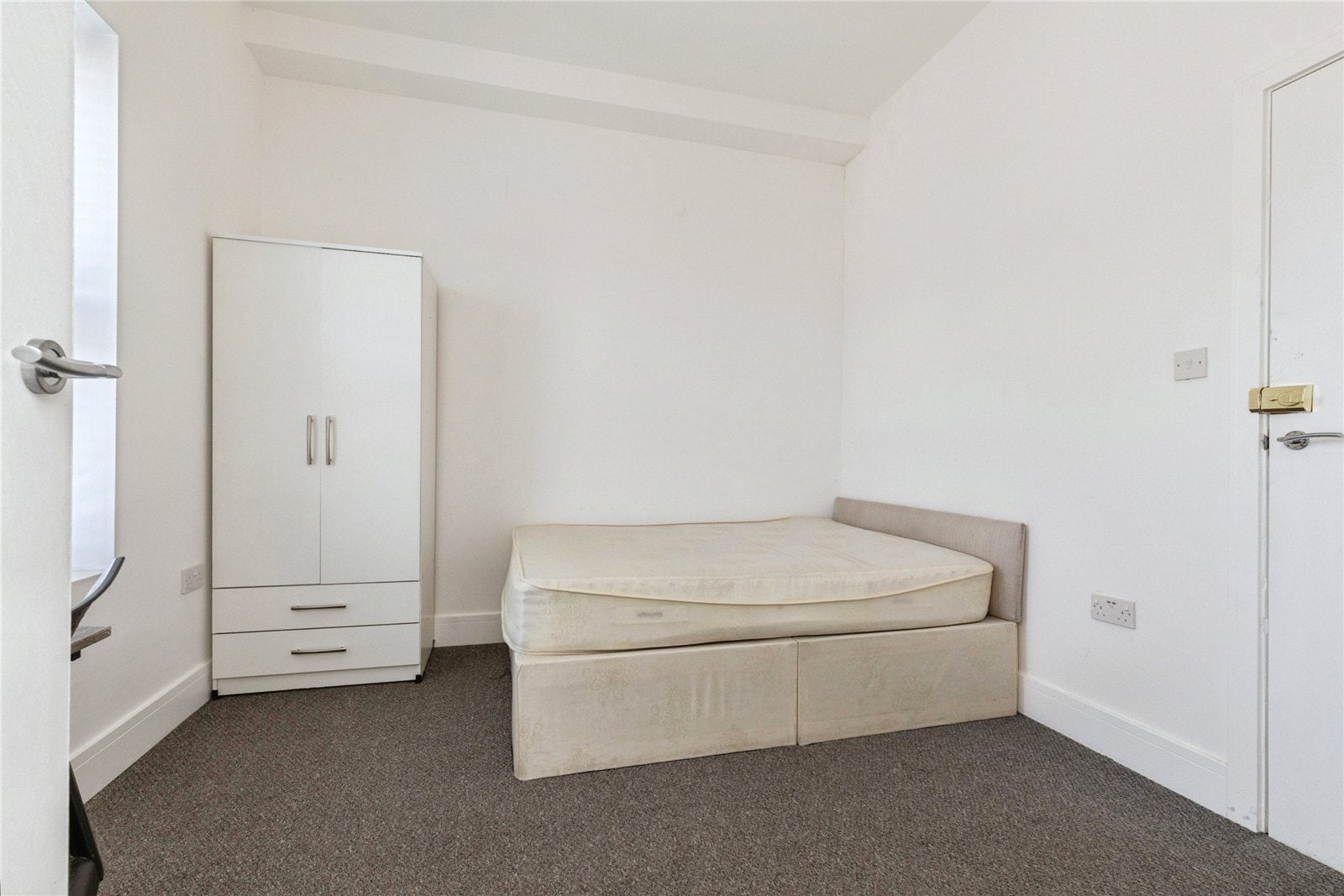 House Lodge Causeway in Bristol