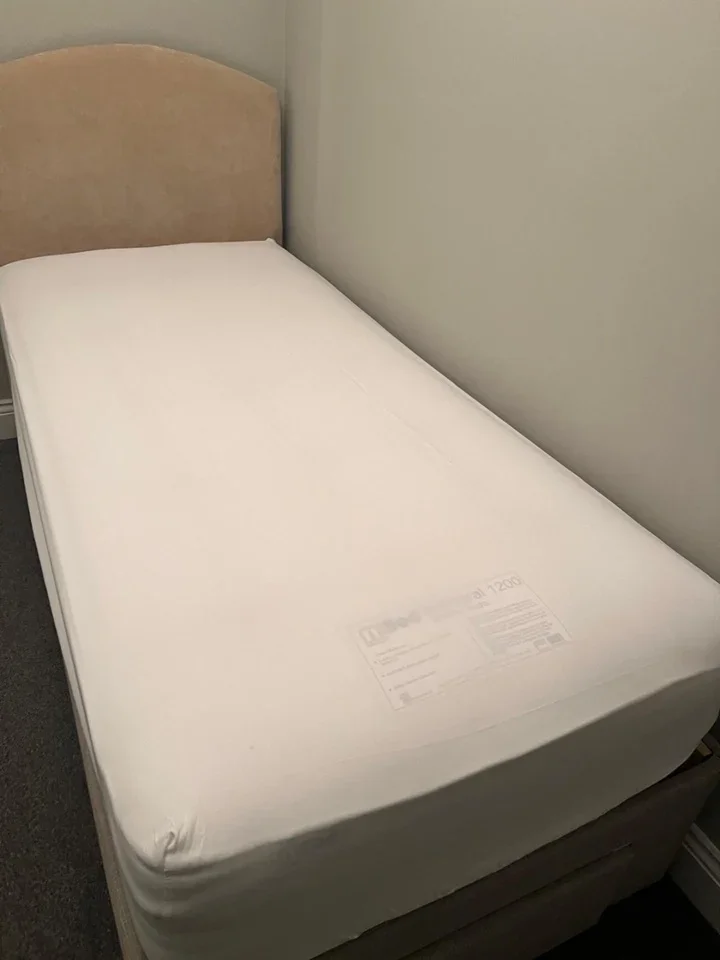 Room Commercial Place in Gravesham