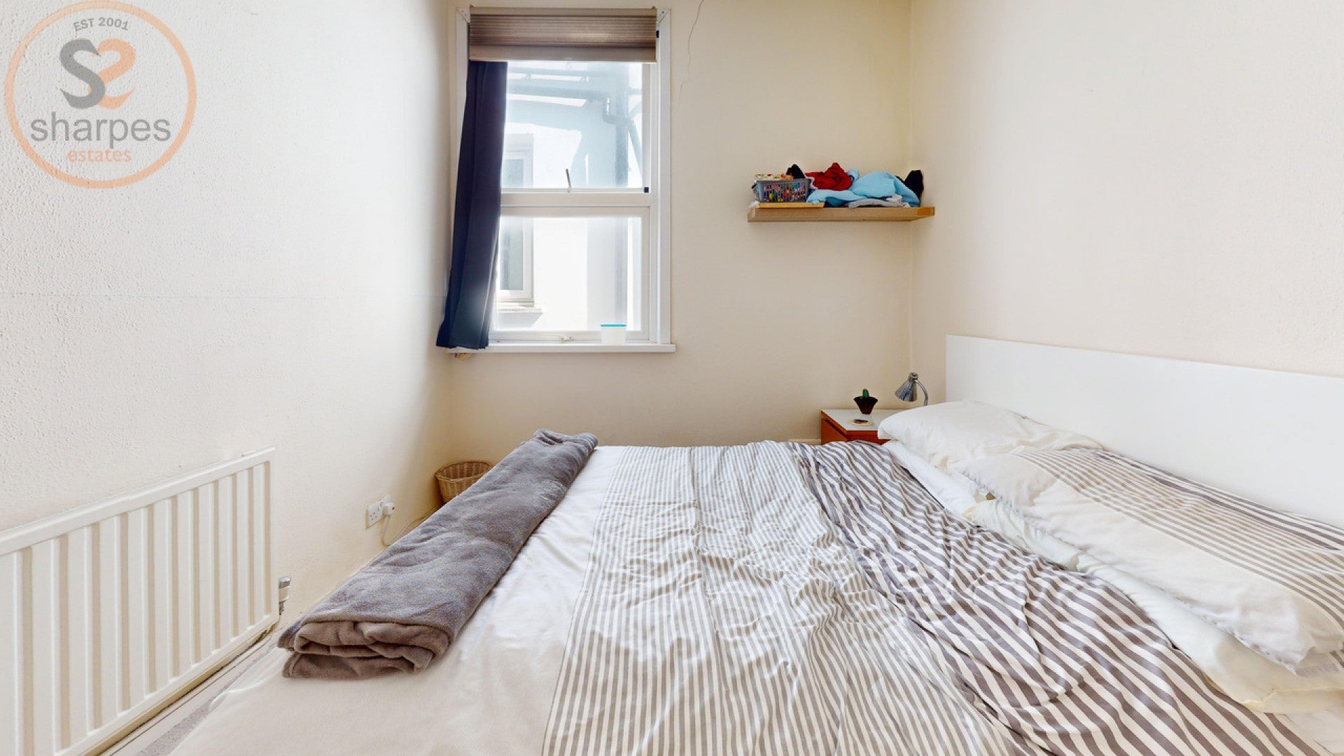 Flat Robinson Road in Greater London