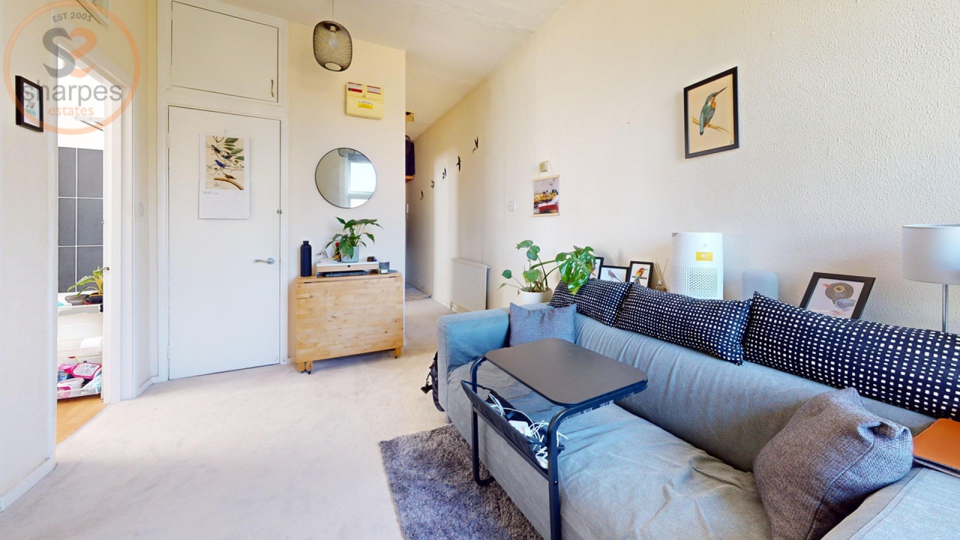 Flat Robinson Road in Greater London