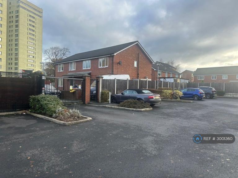 Flat Avenham Lane in Preston