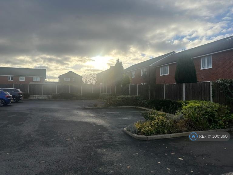 Flat Avenham Lane in Preston