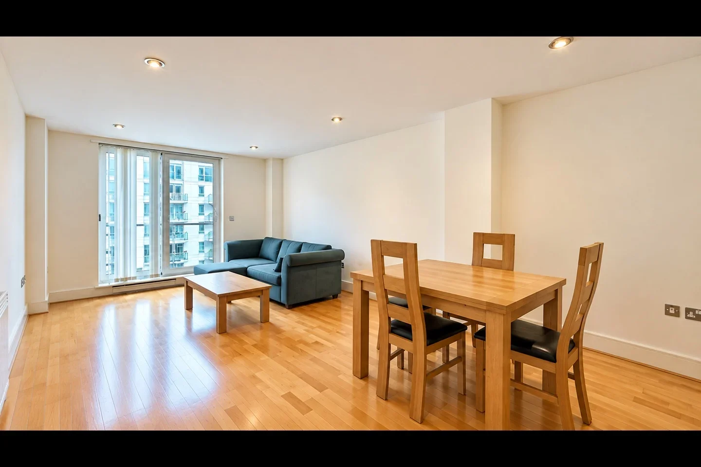 Flat Bridgefoot in Greater London