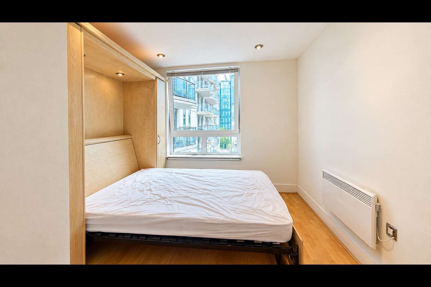Flat Bridgefoot in Greater London